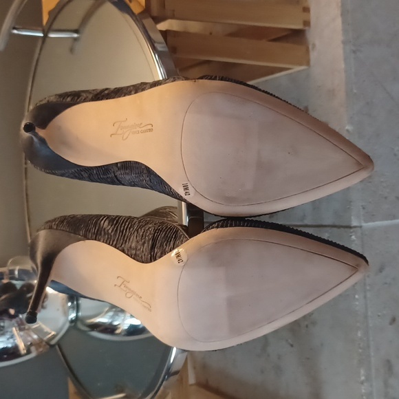 Imagine by Vince Camuto Slate pleated satin luxury dorsal heels size 10 - Picture 8 of 9